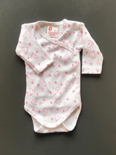 Leopoldi Body hosszú ujjú réklis 56 fehér pink szivecskés #101359