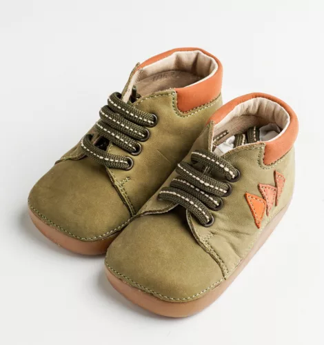 Falcon Elsőlépés cipő fűzős 18 khaki 3db narancs nyíl khaki fehér fűző