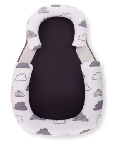 Kikkaboo babapozicionáló memóriahabos hypoallergén legurulás gátlós #60x40x8cm #Felhős