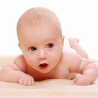 Tápszer-és ételtartó, adagoló